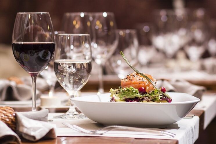 vinho seco é permitido na dieta mediterrânea