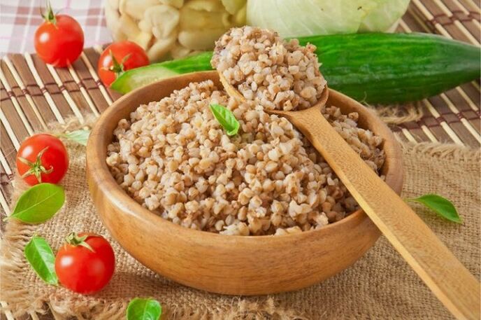 mingau de trigo sarraceno e vegetais para perda de peso